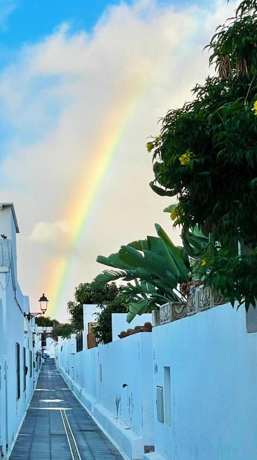 Apartment Vincent, Cozy And Sunny Over The Rooftops Puerto del Carmen  Bagian luar foto
