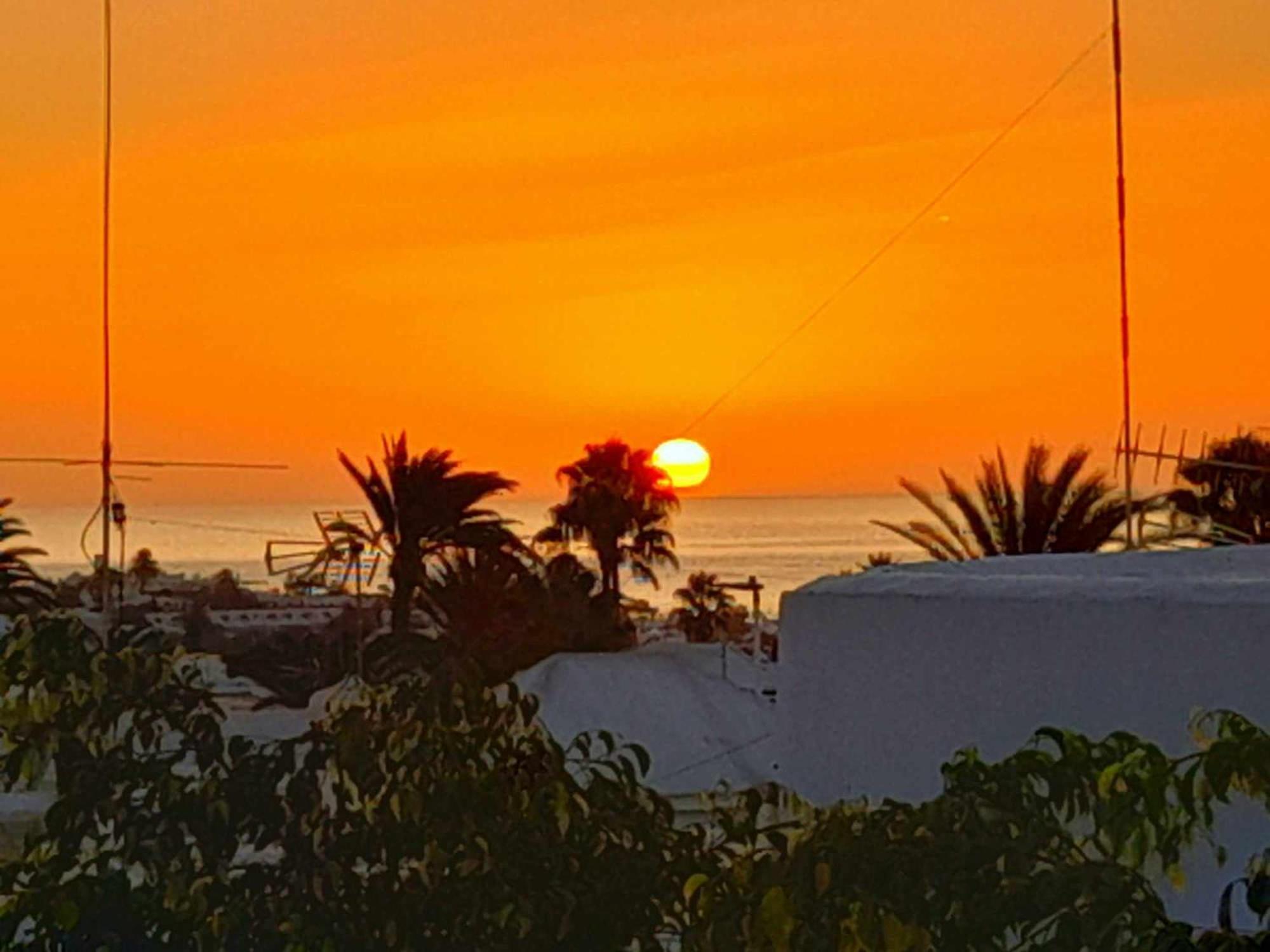 Apartment Vincent, Cozy And Sunny Over The Rooftops Puerto del Carmen  Bagian luar foto