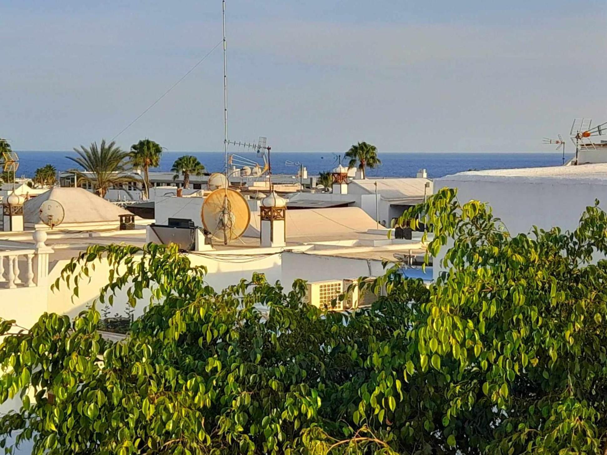 Apartment Vincent, Cozy And Sunny Over The Rooftops Puerto del Carmen  Bagian luar foto